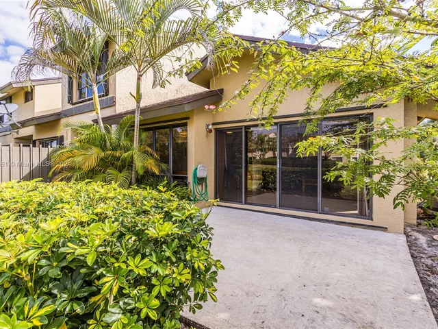 8823 Cleary Blvd # 8823, Plantation FL 33324