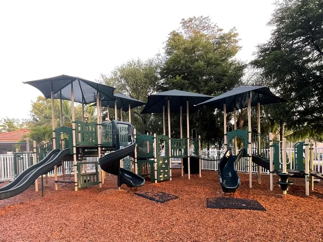 159 Cameron Ct, Weston FL 33326