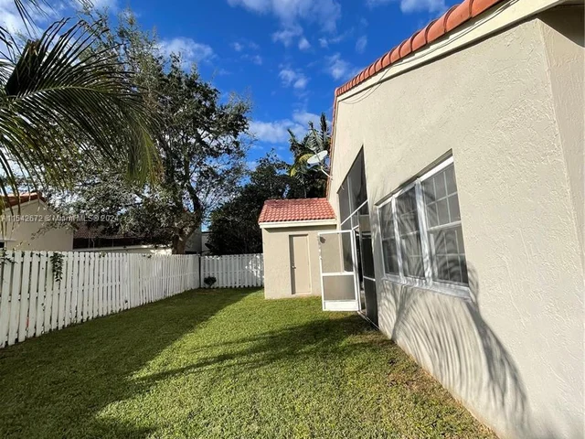 159 Cameron Ct, Weston FL 33326