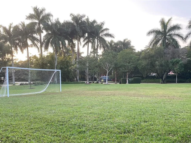 159 Cameron Ct, Weston FL 33326