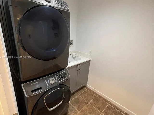 159 Cameron Ct, Weston FL 33326