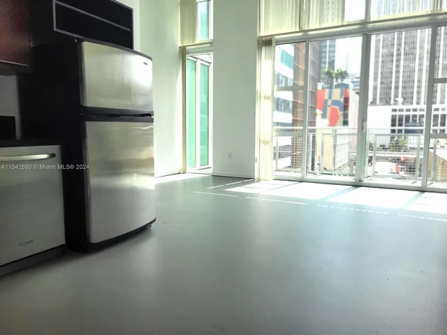 253 NE 2nd St # 420, Miami FL 33132