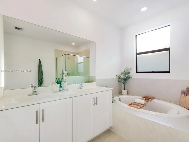 11892 SW 235th Ter, Homestead FL 33032