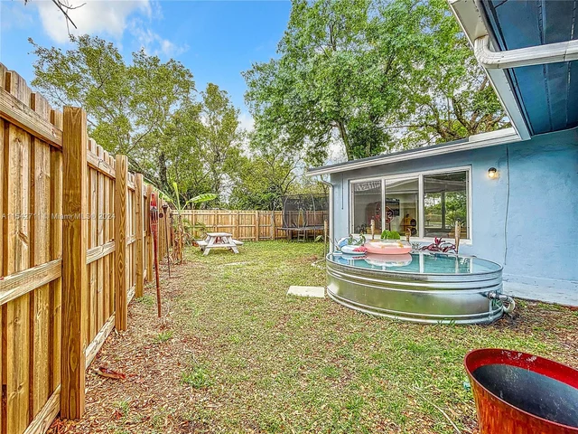 3637 Riverland Rd, Fort Lauderdale FL 33312