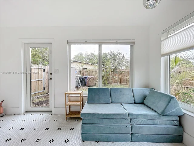 3637 Riverland Rd, Fort Lauderdale FL 33312