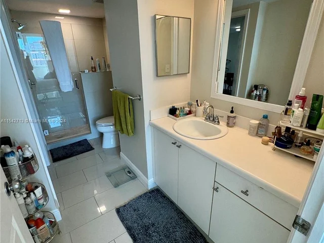 50 Menores Ave # 719, Coral Gables FL 33134