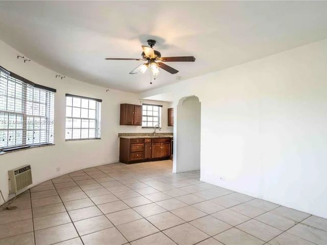 2383 Flamingo Dr # 4, Miami Beach FL 33140