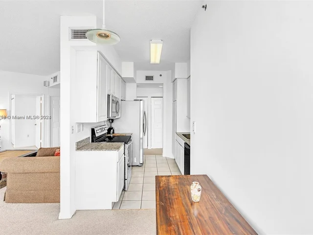 7330 S Ocean Ter # 2704, Miami Beach FL 33141