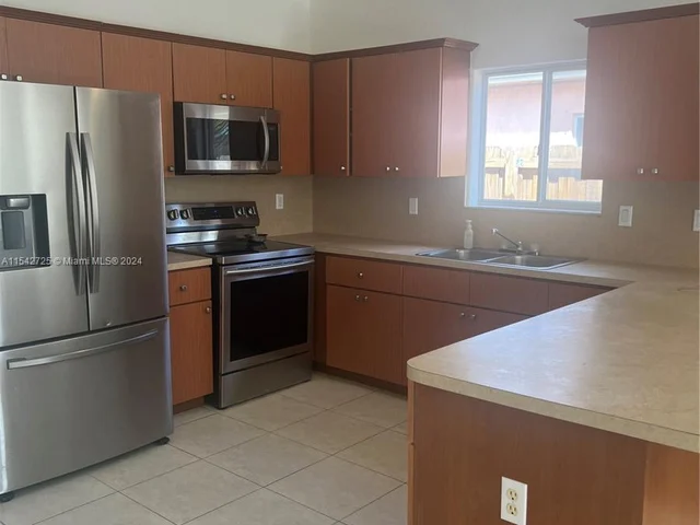 1304 SE 7th Ct # 1304, Homestead FL 33033