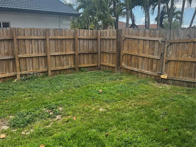 1304 SE 7th Ct # 1304, Homestead FL 33033