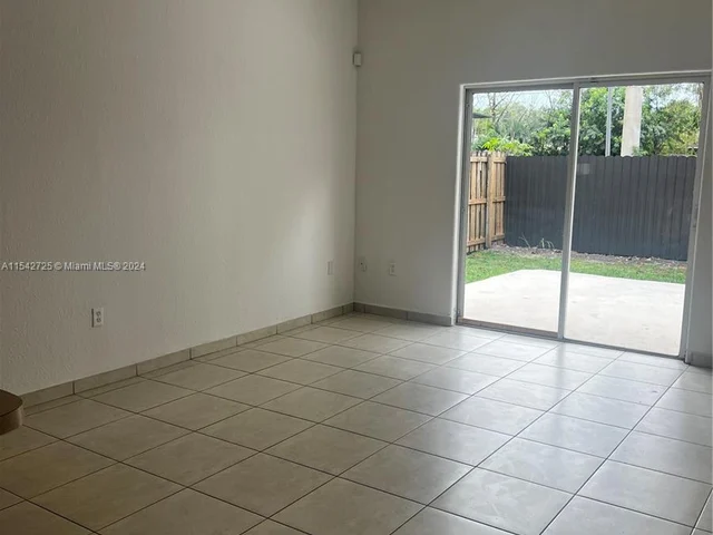 1304 SE 7th Ct # 1304, Homestead FL 33033