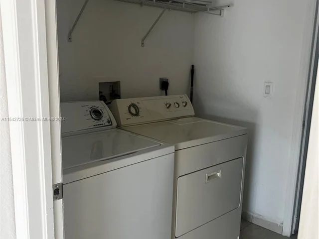 1304 SE 7th Ct # 1304, Homestead FL 33033