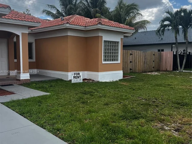 1304 SE 7th Ct # 1304, Homestead FL 33033