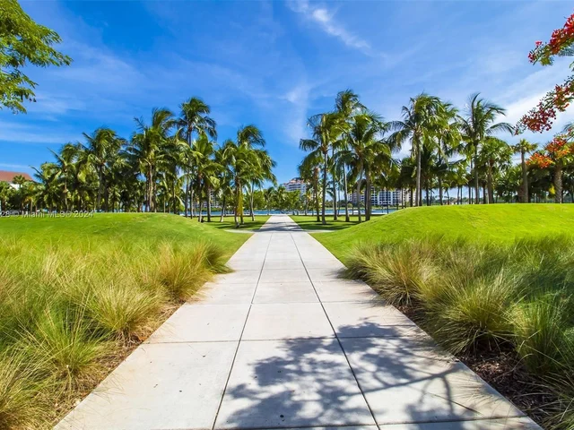 401 69th St # 804, Miami Beach FL 33141