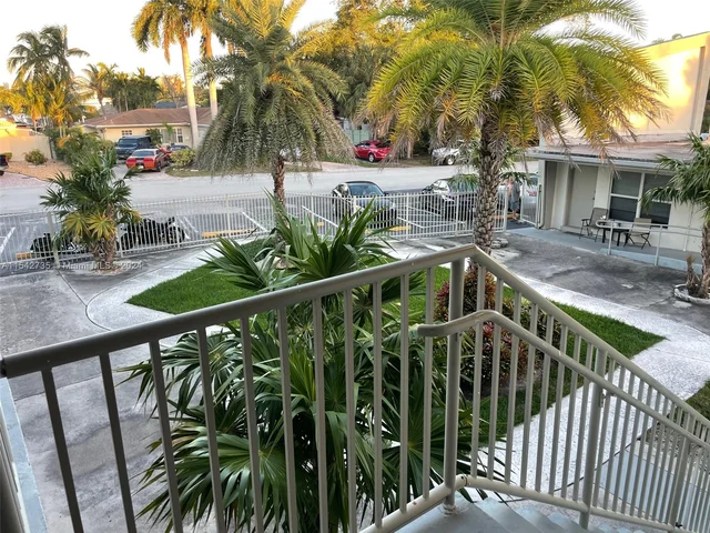 1077 SE 22nd Ave # N8, Pompano Beach FL 33062