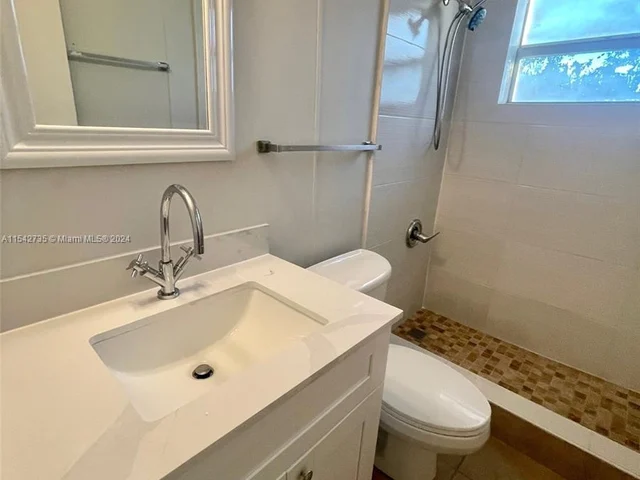 1077 SE 22nd Ave # N8, Pompano Beach FL 33062