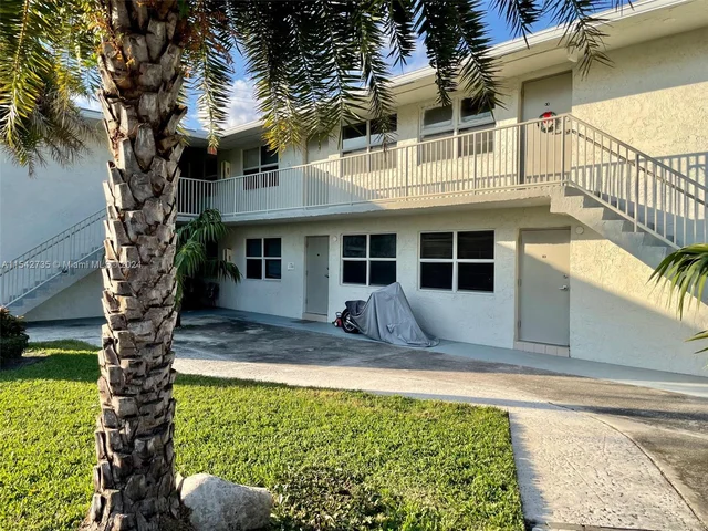 1077 SE 22nd Ave # N8, Pompano Beach FL 33062