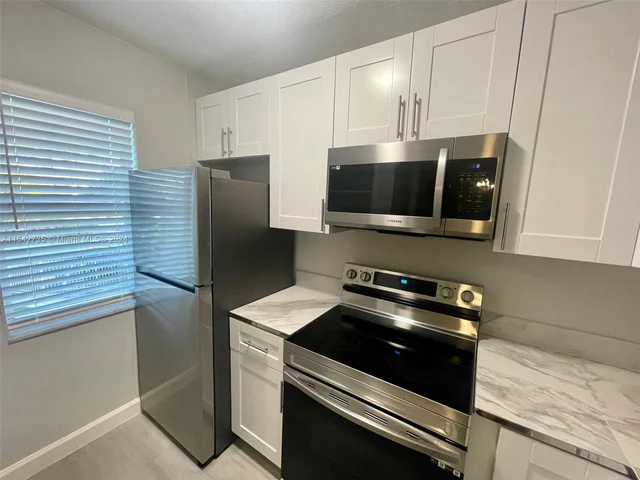 1077 SE 22nd Ave # N8, Pompano Beach FL 33062