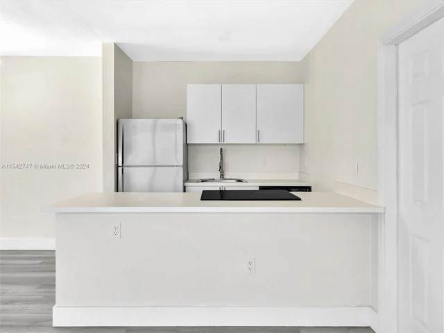 10190 E Bay Harbor Dr # 4E, Bay Harbor Islands FL 33154