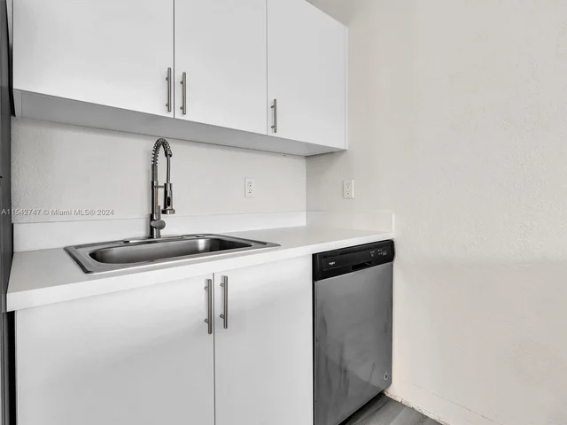 10190 E Bay Harbor Dr # 4E, Bay Harbor Islands FL 33154