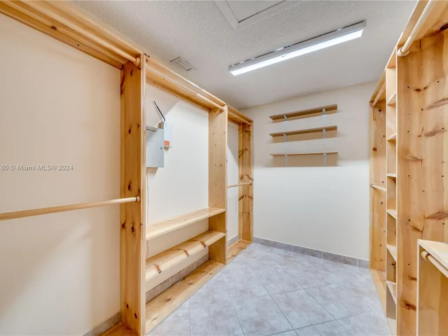 1346 SW 180th Ave, Pembroke Pines FL 33029