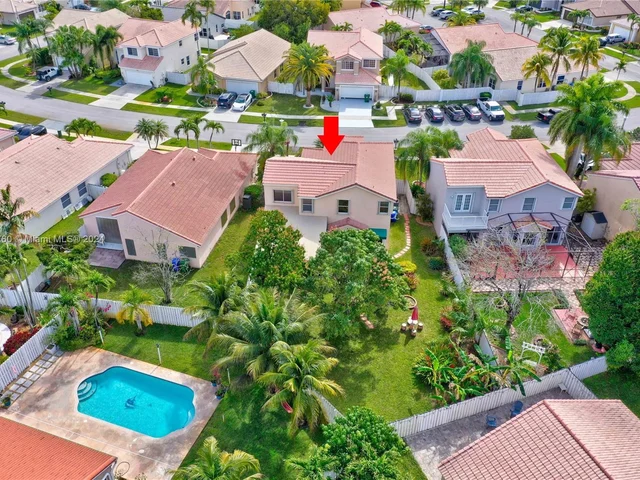 1346 SW 180th Ave, Pembroke Pines FL 33029