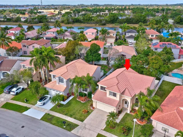 1346 SW 180th Ave, Pembroke Pines FL 33029