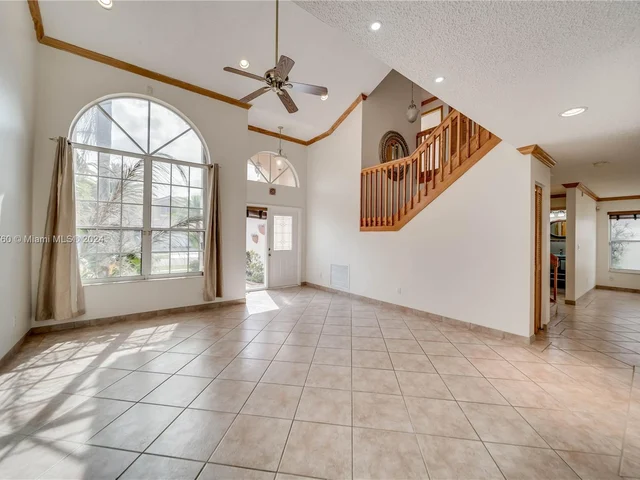 1346 SW 180th Ave, Pembroke Pines FL 33029