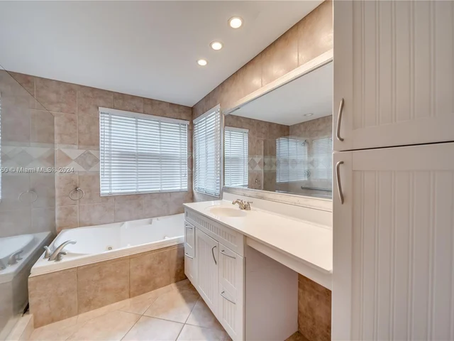 1346 SW 180th Ave, Pembroke Pines FL 33029