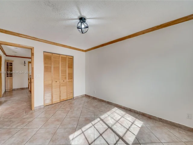 1346 SW 180th Ave, Pembroke Pines FL 33029