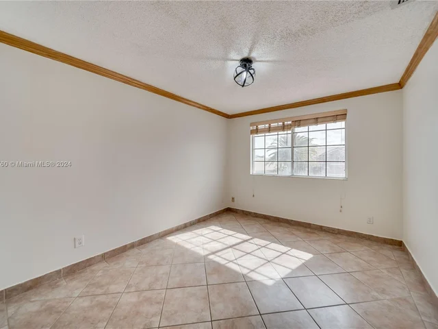 1346 SW 180th Ave, Pembroke Pines FL 33029