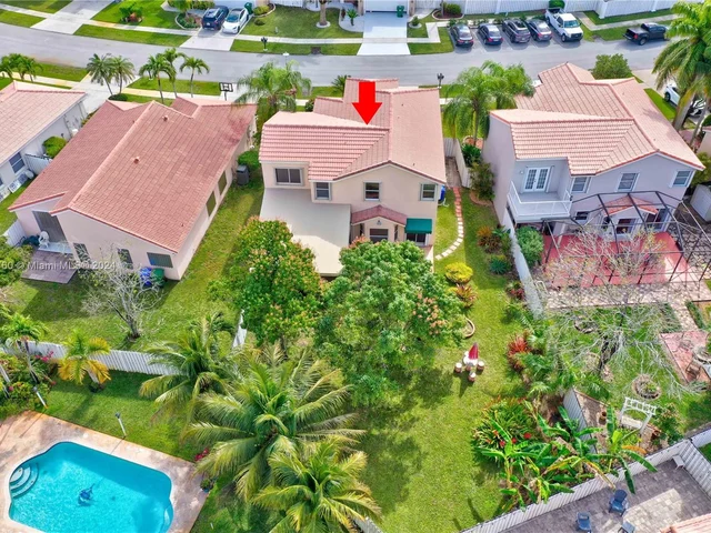 1346 SW 180th Ave, Pembroke Pines FL 33029