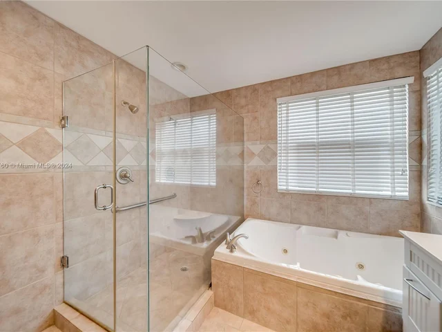 1346 SW 180th Ave, Pembroke Pines FL 33029