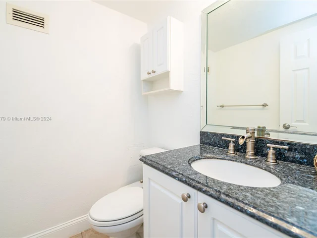 2501 S Ocean Dr, Hollywood FL 33019