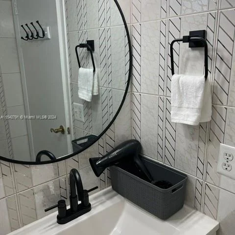 250 181st Dr # 212, Sunny Isles Beach FL 33160