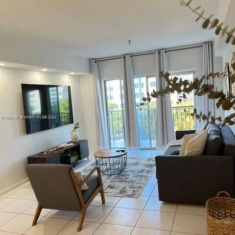 250 181st Dr # 212, Sunny Isles Beach FL 33160
