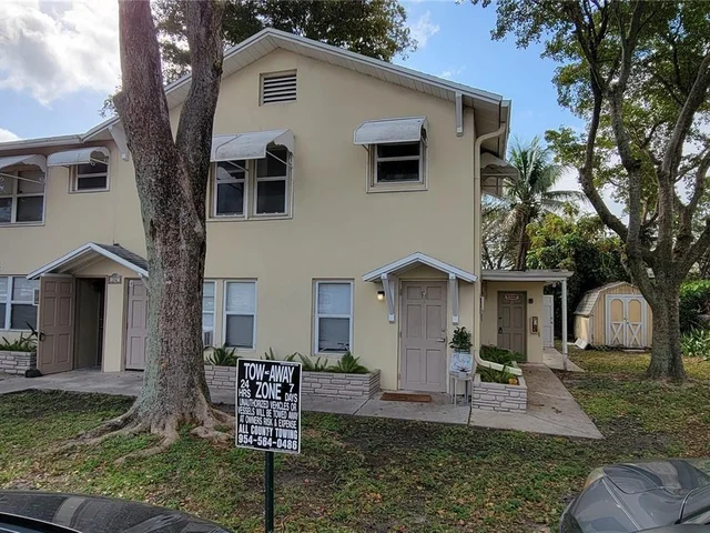 26 SE 13th Ter # 1, Dania Beach FL 33004