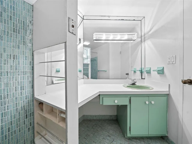 3301 NE 5th Ave # 906, Miami FL 33137