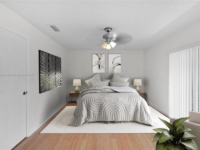 1172 NE 210th Ter # 1172, Miami FL 33179