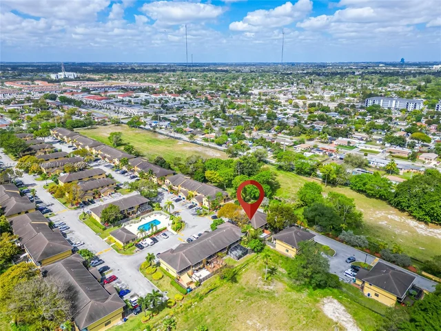 1172 NE 210th Ter # 1172, Miami FL 33179