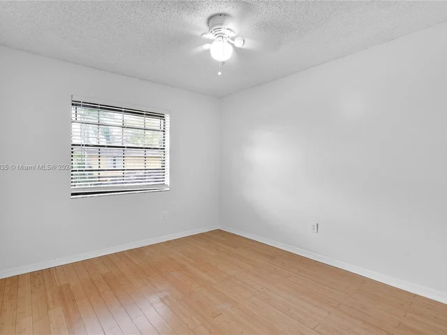 1172 NE 210th Ter # 1172, Miami FL 33179