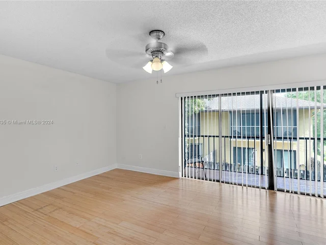 1172 NE 210th Ter # 1172, Miami FL 33179