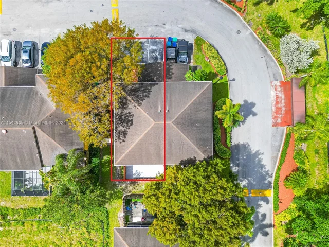 1172 NE 210th Ter # 1172, Miami FL 33179