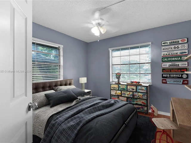 1172 NE 210th Ter # 1172, Miami FL 33179