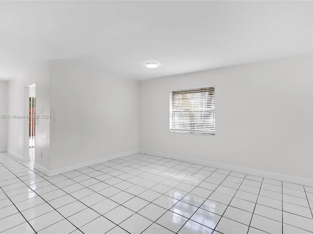 1172 NE 210th Ter # 1172, Miami FL 33179