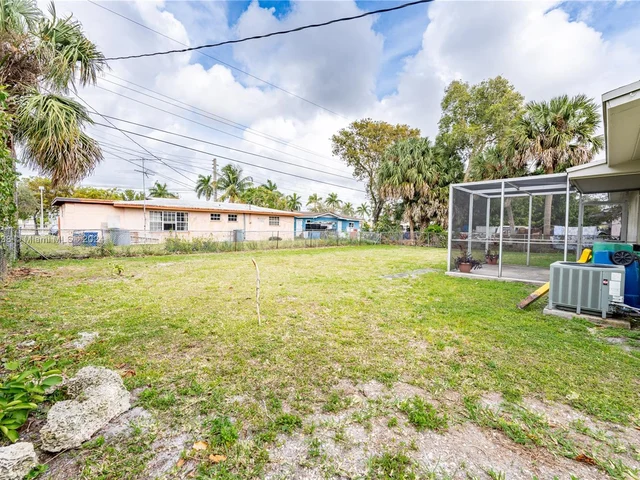 2345 NW 182nd Ter, Miami Gardens FL 33056