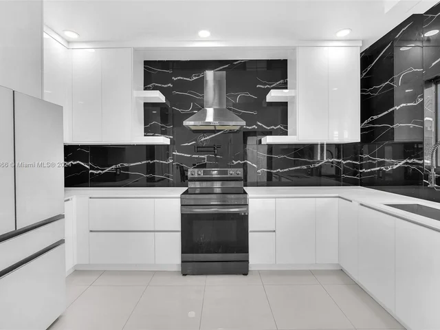 1223 Polk St, Hollywood FL 33019