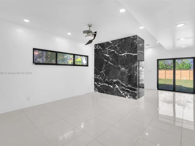 1223 Polk St, Hollywood FL 33019