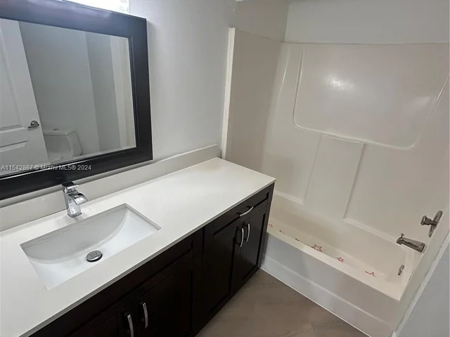 9715 Fontainebleau Blvd # E108, Miami FL 33172