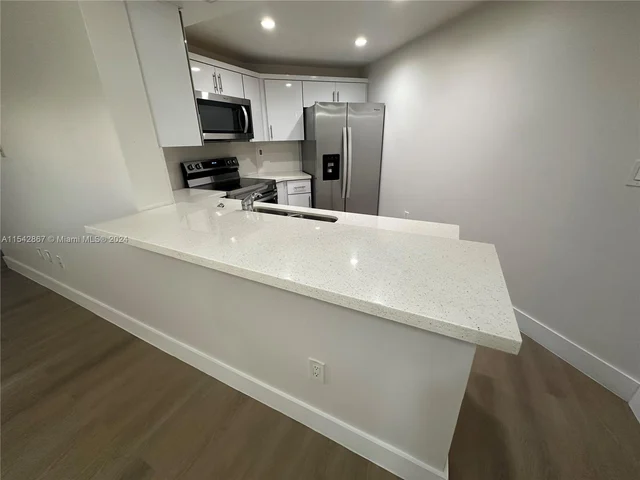 9715 Fontainebleau Blvd # E108, Miami FL 33172